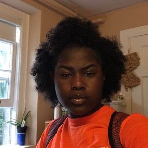 Meet your Posher, Ebony